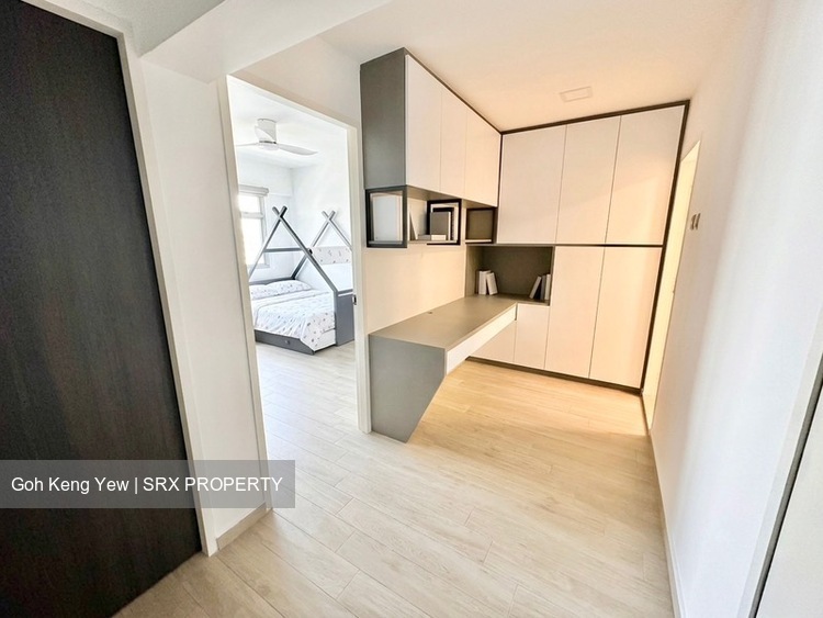 Blk 221 Kovan Green (Hougang), HDB Executive #552454241